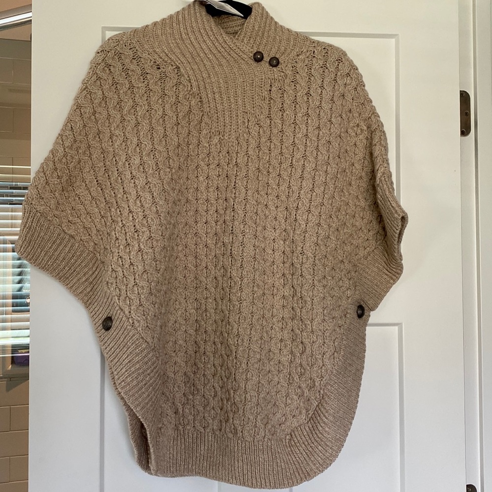 Ireland Poncho NWT